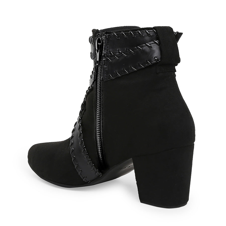 Solid Black Handcrafted Detail Heel Boots